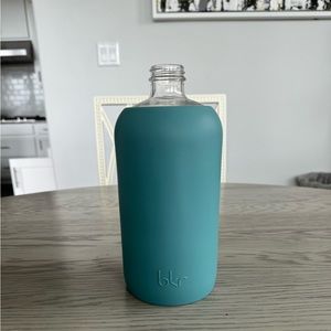 Mybkr 1L water bottle in Juniper